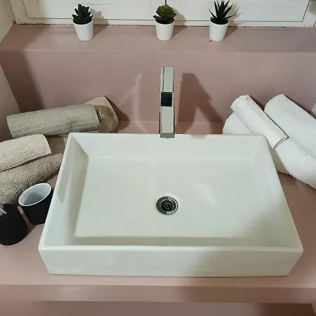 Santandrea Suites Bed and Breakfast Μπαρλέτα